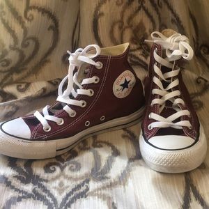 Converse Chuck Taylor All Star  Maroon color